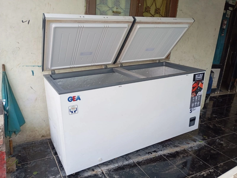 Service freezer chest - pengisian freon